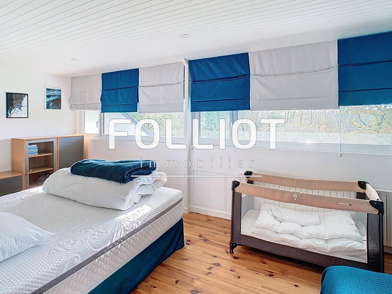 Maison - 275 m² - 6 pièces