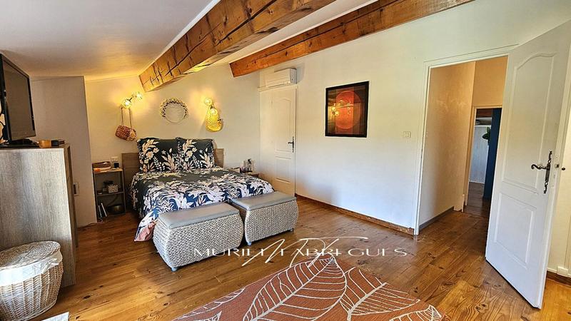 Maison - 181 m² - 6 pièces