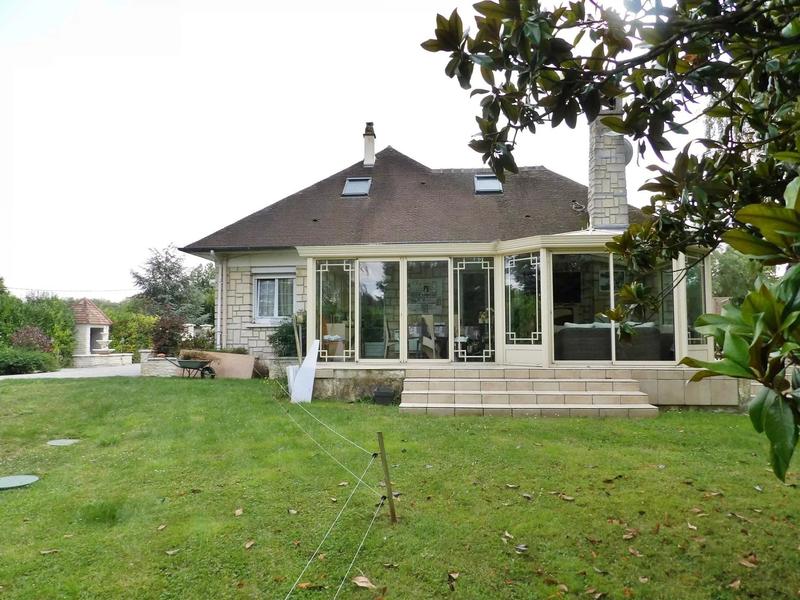 Maison - 220 m² - 8 pièces