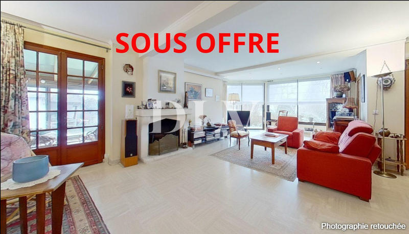Maison - 220 m² - 8 pièces