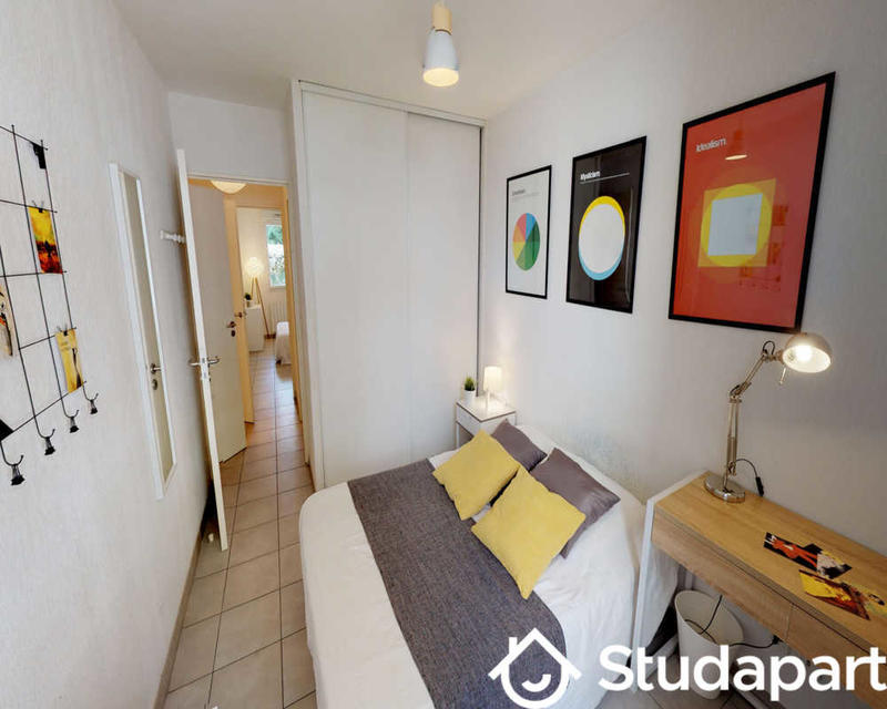 Chambre - 70 m² - 1 pièce