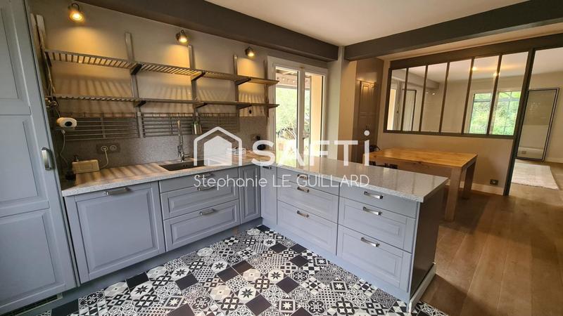 Villa - 348 m² - 6 pièces