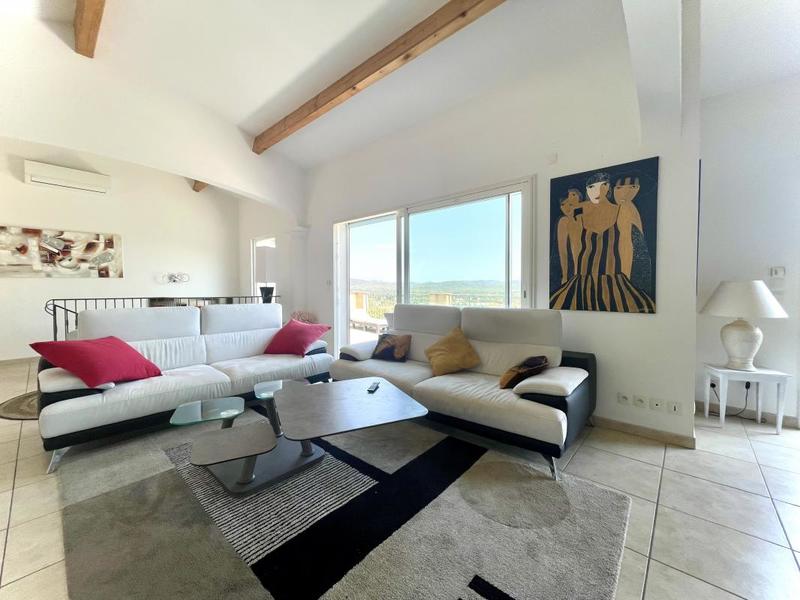 Maison - 232 m² - 6 pièces