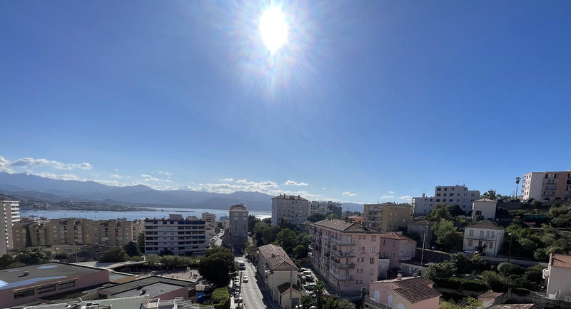 Appartement - 85 m² - 4 pièces