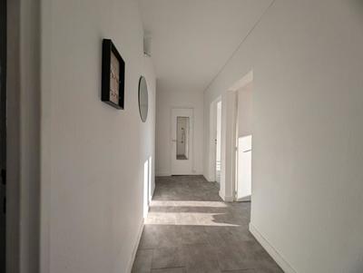 Appartement - 85 m² - 5 pièces