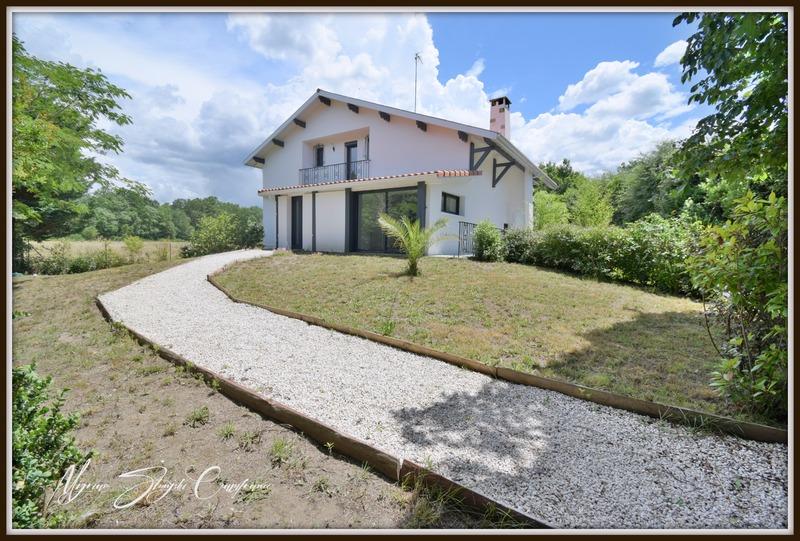 Maison - 185 m² - 7 pièces