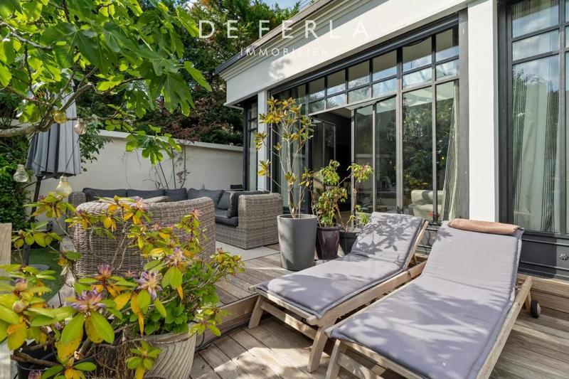 Villa - 370 m² - 12 pièces