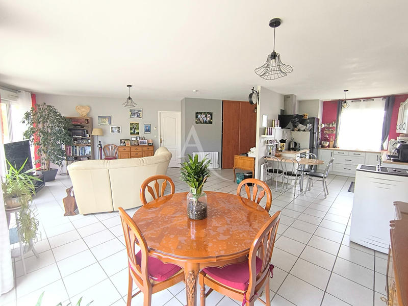 Maison - 93 m² - 5 pièces