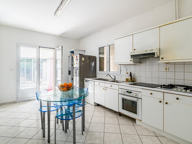 Maison - 232 m² - 12 pièces