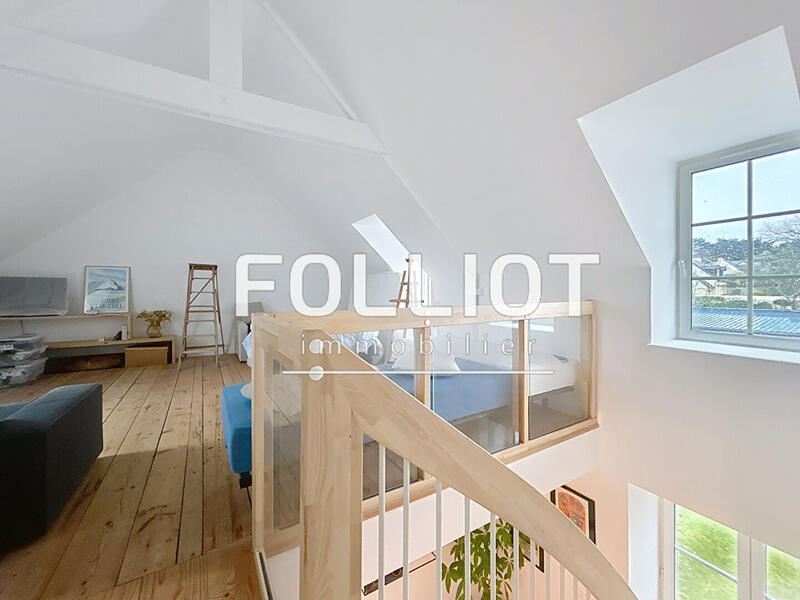 Maison - 240 m² - 8 pièces