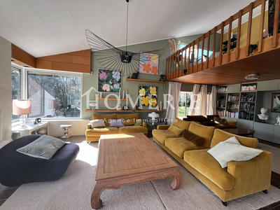 Maison - 215 m² - 7 pièces