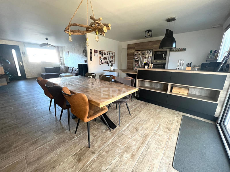 Maison - 96 m² - 5 pièces