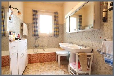 Maison - 208 m² - 9 pièces