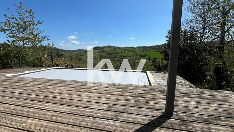 Maison - 200 m² - 12 pièces