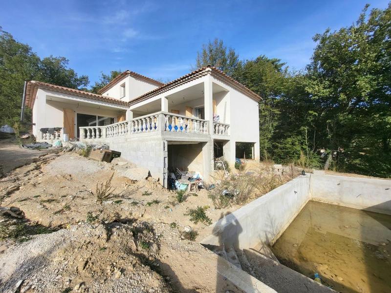 Maison - 170 m² - 5 pièces