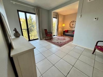 Appartement - 75 m² - 3 pièces