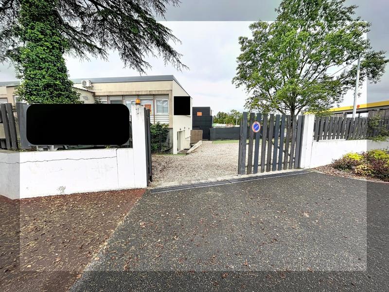 Local commercial - 82 m² - 3 pièces