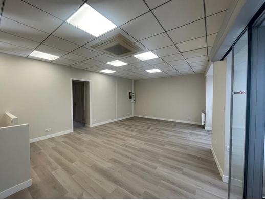 Local commercial - 101 m²