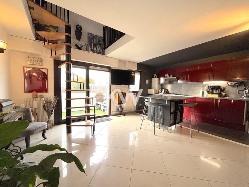 Appartement - 77 m² - 77 pièces