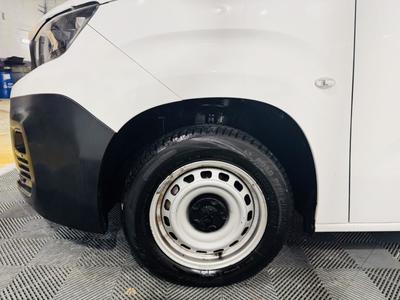 Peugeot Partner III Bluehdi 75 s&amp;amp;S Standard 650kg Premium