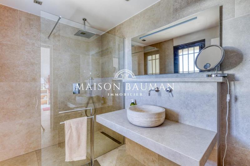 Villa - 311 m² - 7 pièces