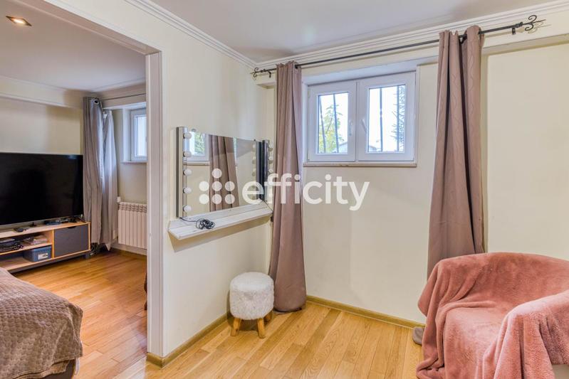 Pavillon - 183 m² - 9 pièces