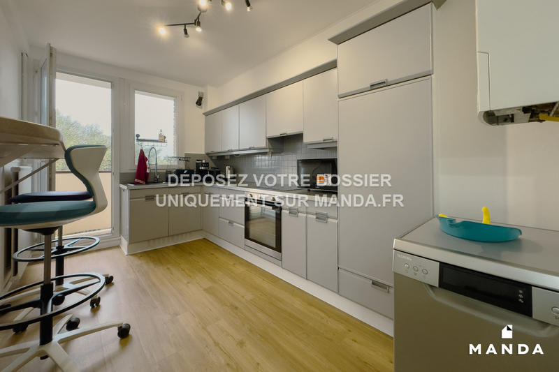 Chambre - 9 m² - 6 pièces