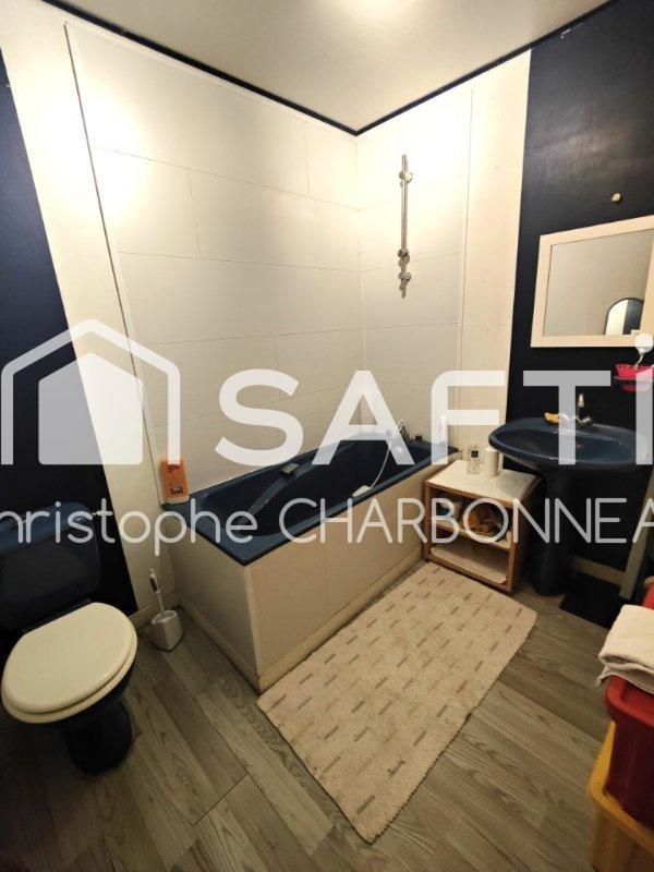 Propriété - 255 m² - 6 pièces