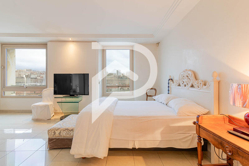 Appartement - 210 m² - 5 pièces