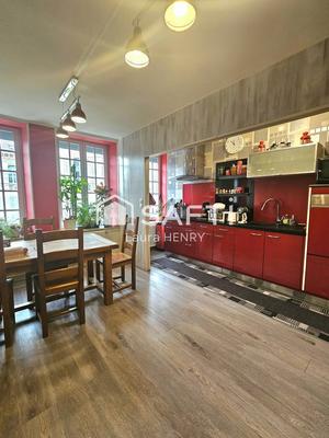 Maison - 180 m² - 6 pièces