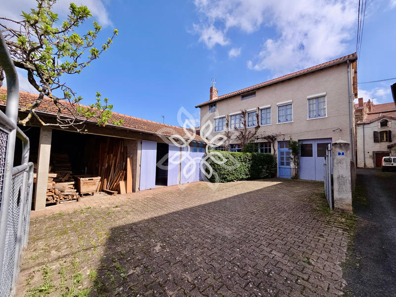 Propriété - 160 m² - 9 pièces