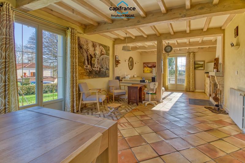 Maison - 185 m² - 8 pièces