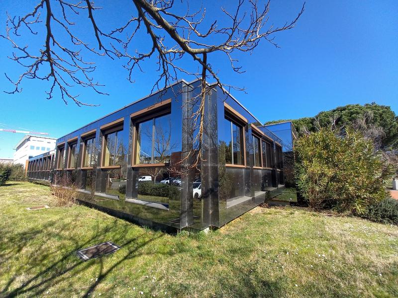 Bureau - 1 000 m²