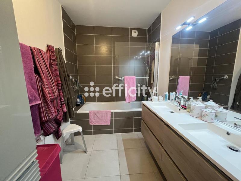 Appartement - 84 m² - 4 pièces