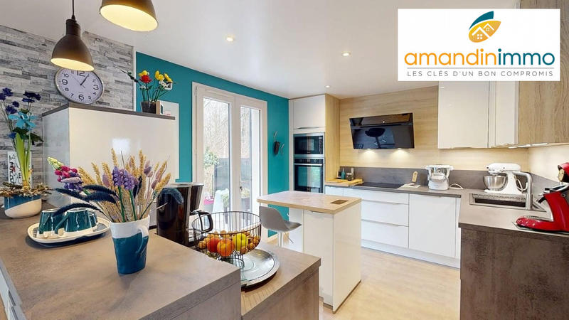 Maison - 98 m² - 7 pièces