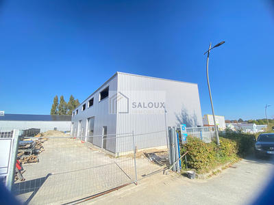 Local d'activité / Entrepôt - 232 m²