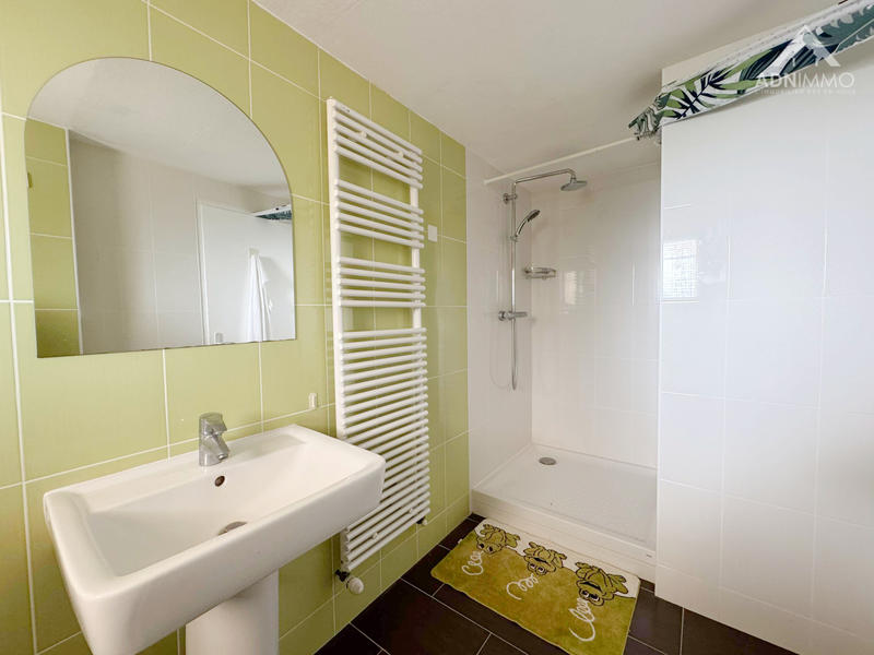 Maison - 240 m² - 6 pièces