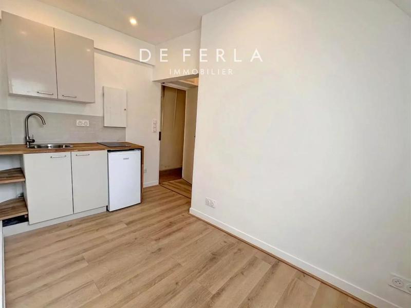 Studio - 12 m² - 1 pièce