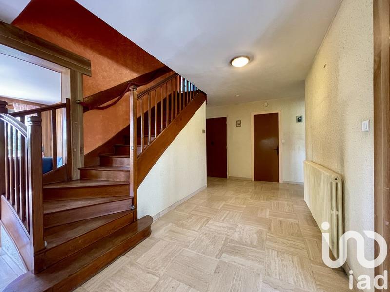 Maison - 186 m² - 8 pièces