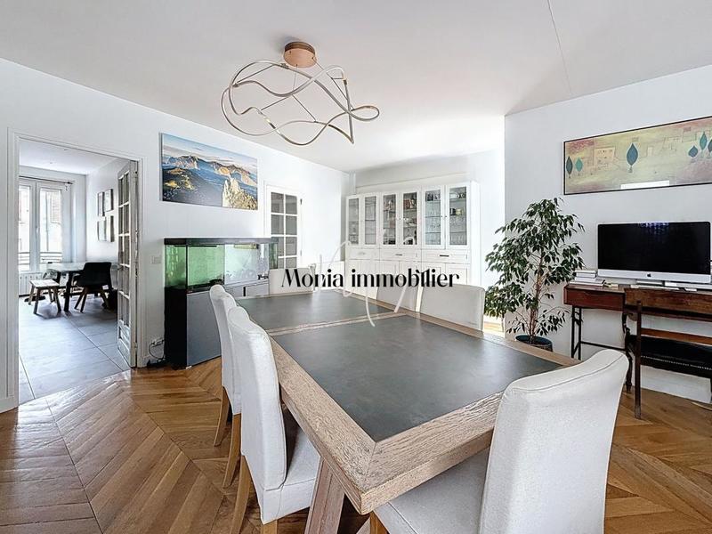 Pavillon - 160 m² - 7 pièces