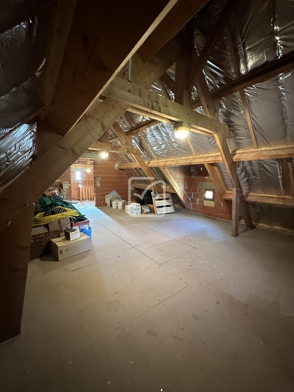 Maison - 250 m² - 11 pièces