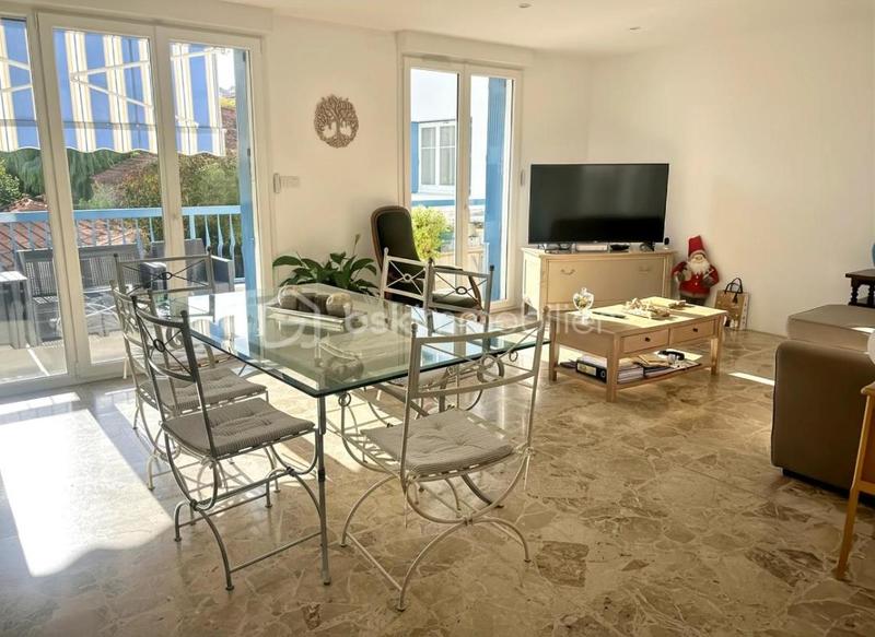 Appartement - 85 m² - 3 pièces