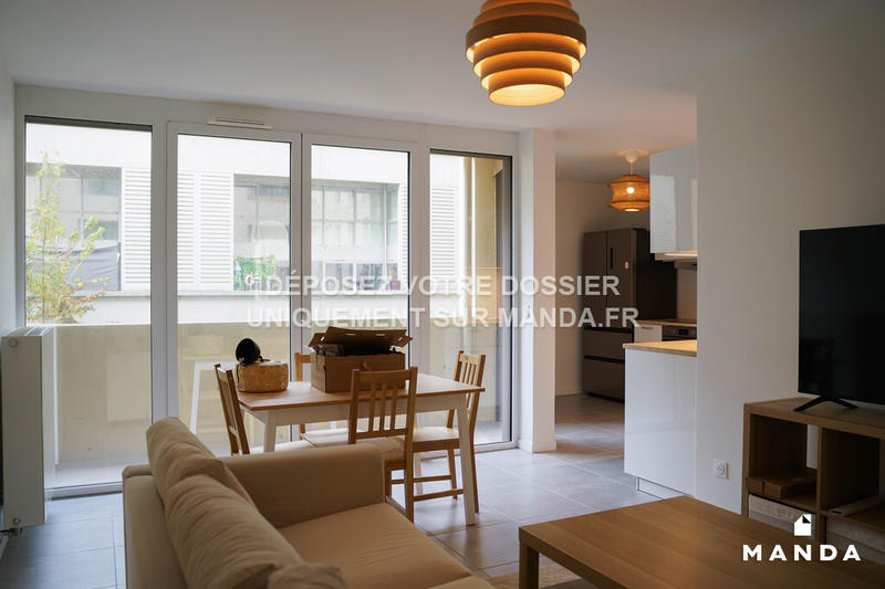 Chambre - 9 m² - 5 pièces