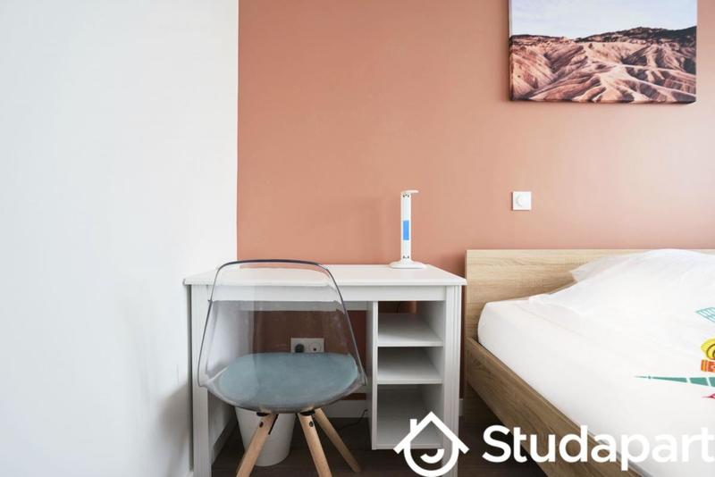 Chambre - 11 m² - 1 pièce