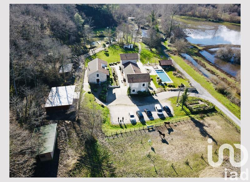 Maison - 370 m² - 7 pièces