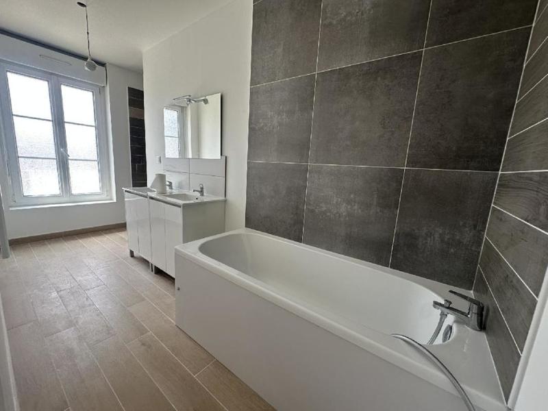 Maison - 139 m² - 9 pièces