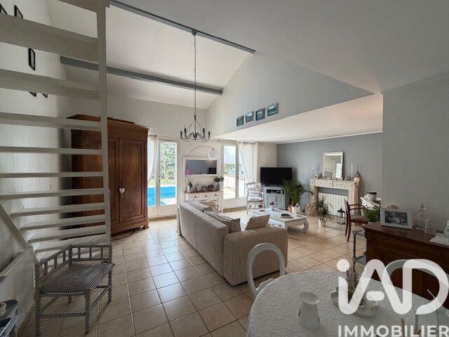 Maison - 104 m² - 4 pièces