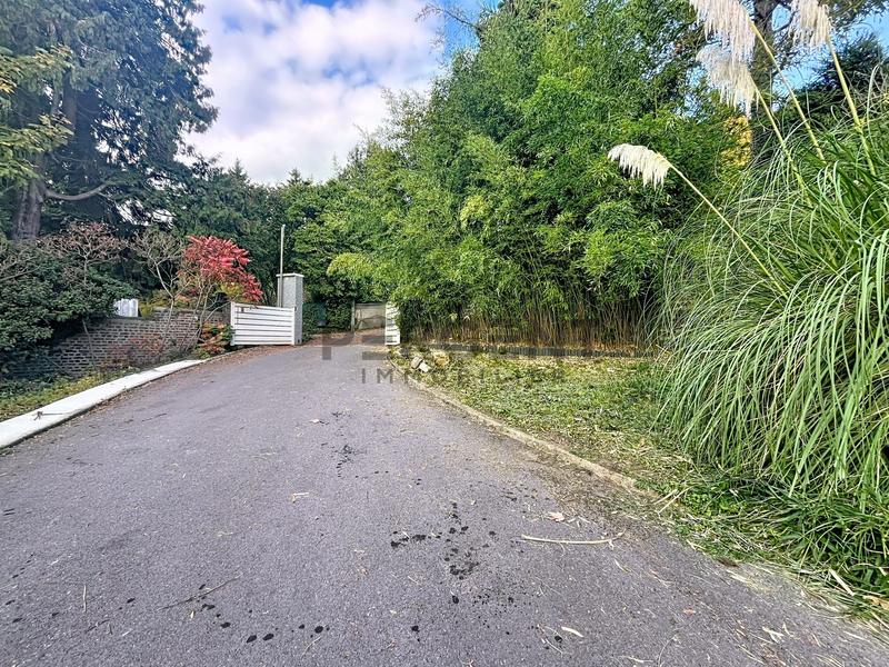 Maison - 304 m² - 9 pièces