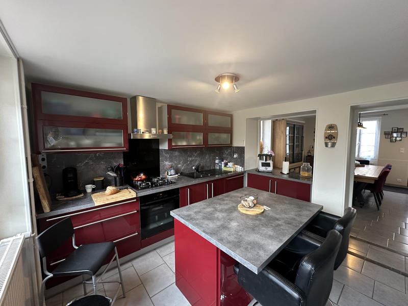 Maison - 137 m² - 7 pièces