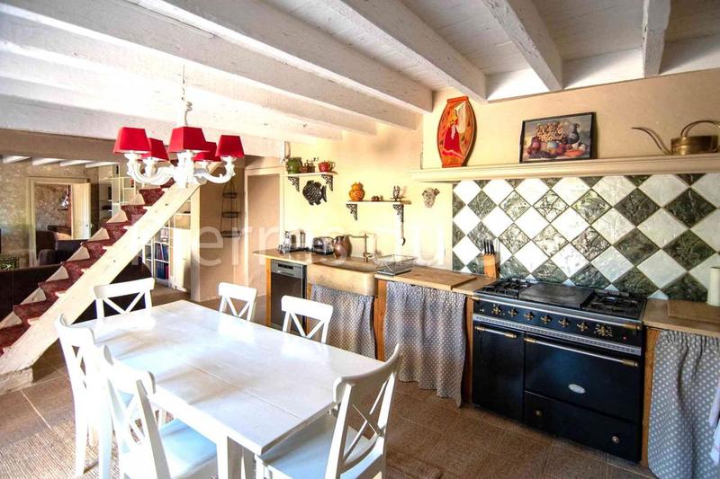 Propriété - 714 m² - 12 pièces